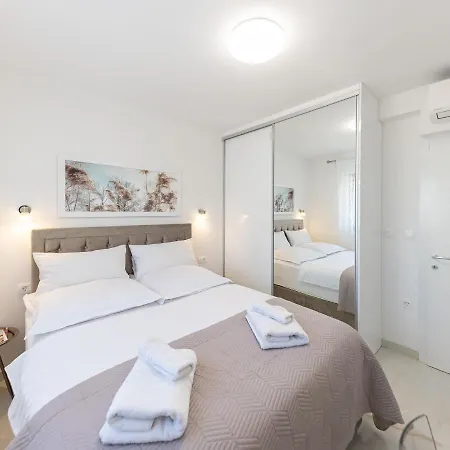 Summer Breeze Okrug Gornji *